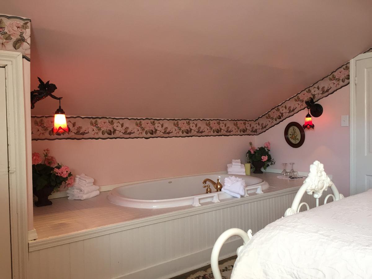 Annie Wiggins Guest House Галена Екстериор снимка