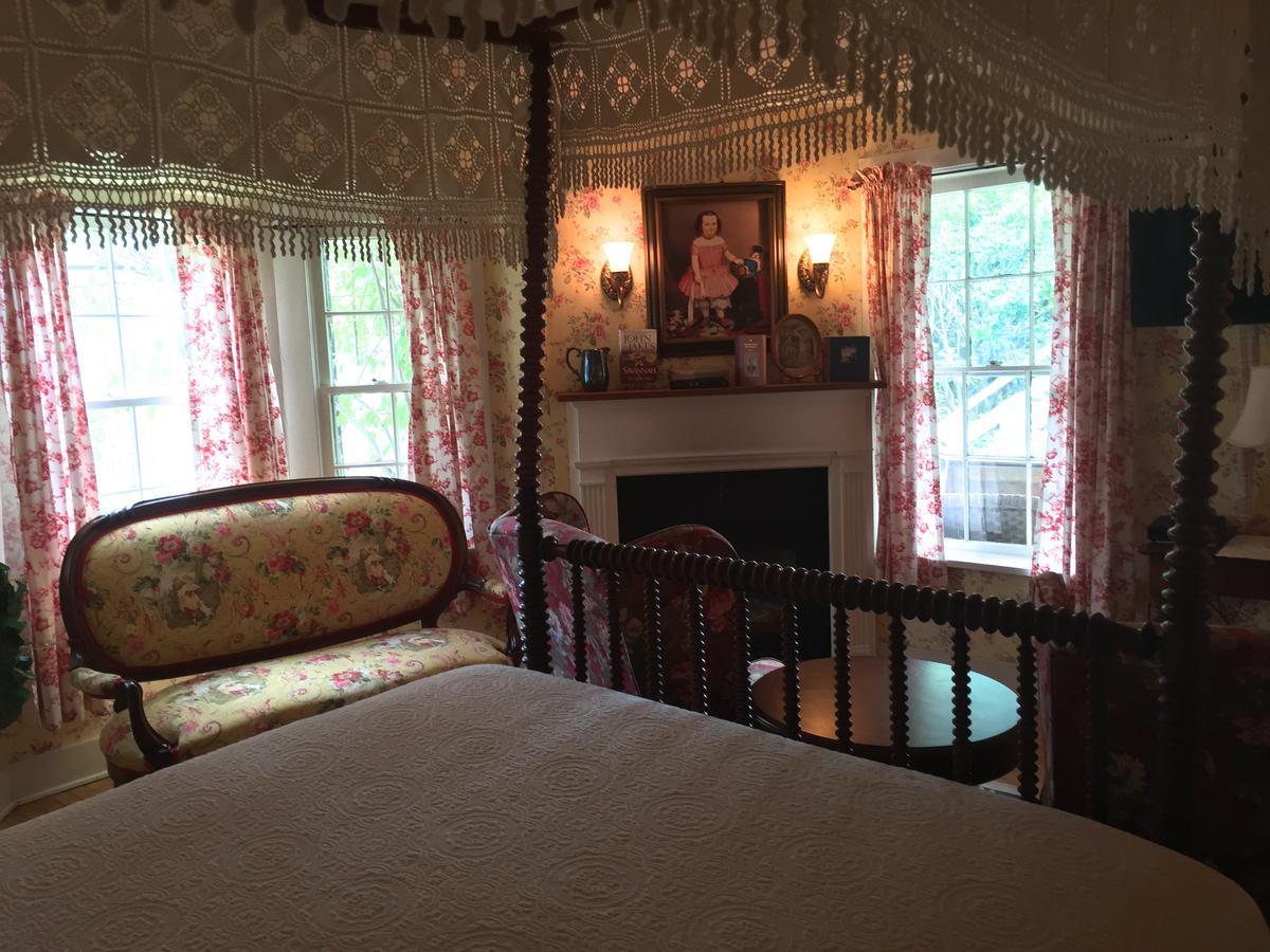 Annie Wiggins Guest House Галена Екстериор снимка